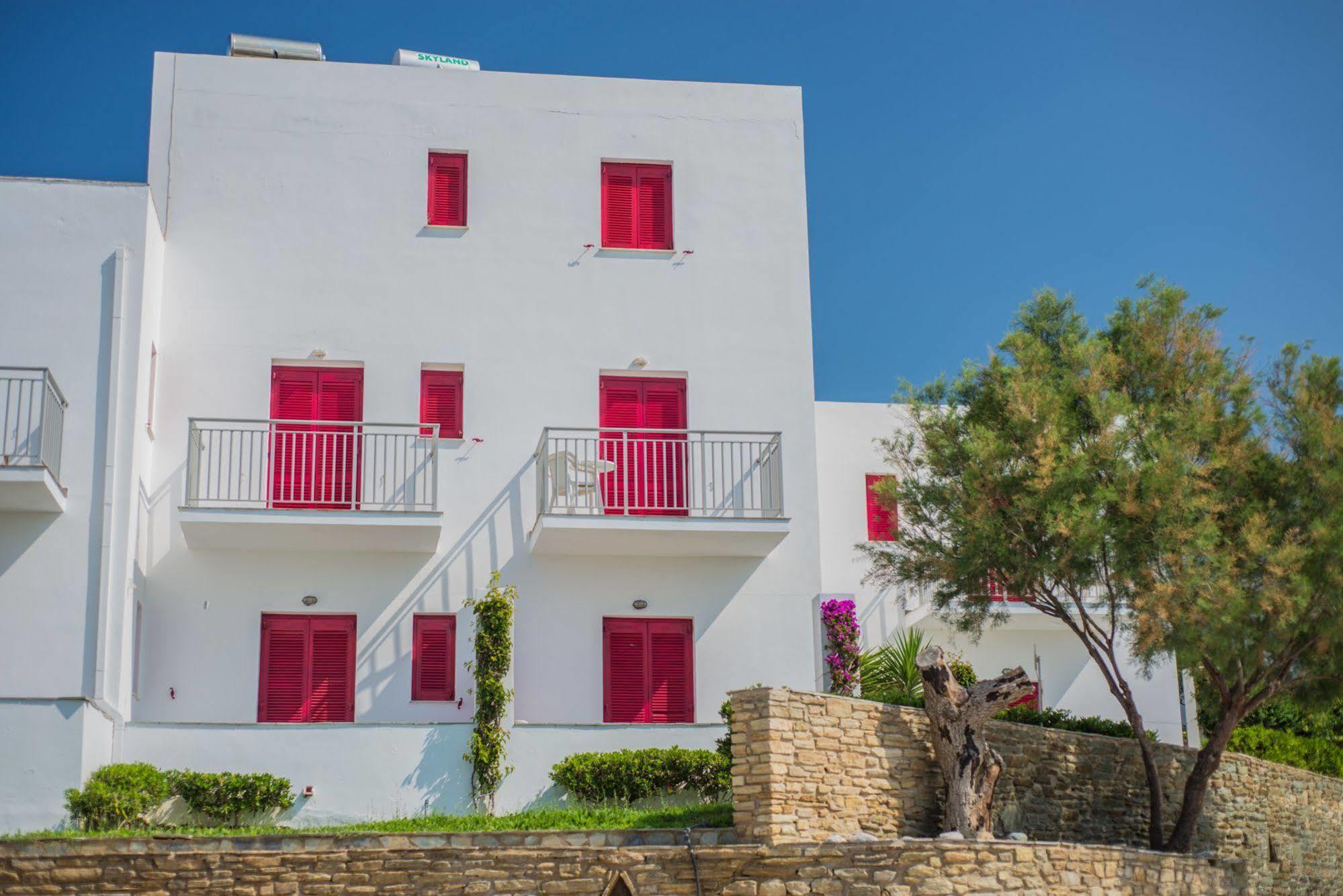 Ostria Hotel & Apartments Gávrio Kültér fotó
