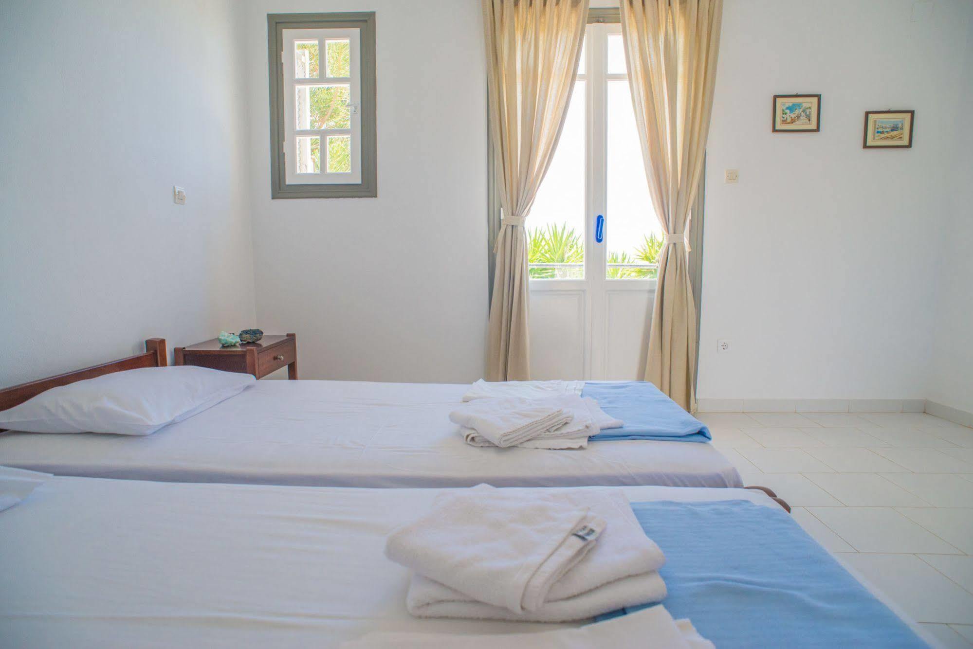 Ostria Hotel & Apartments Gávrio Kültér fotó