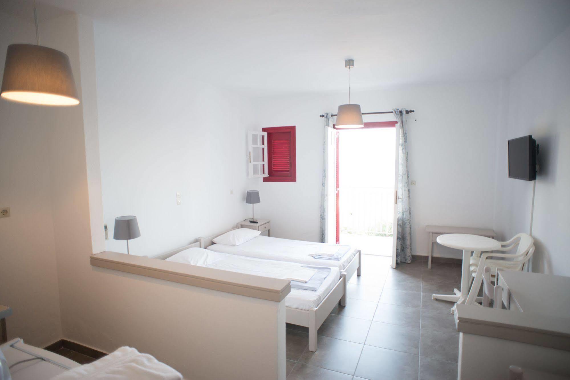 Ostria Hotel & Apartments Gávrio Kültér fotó