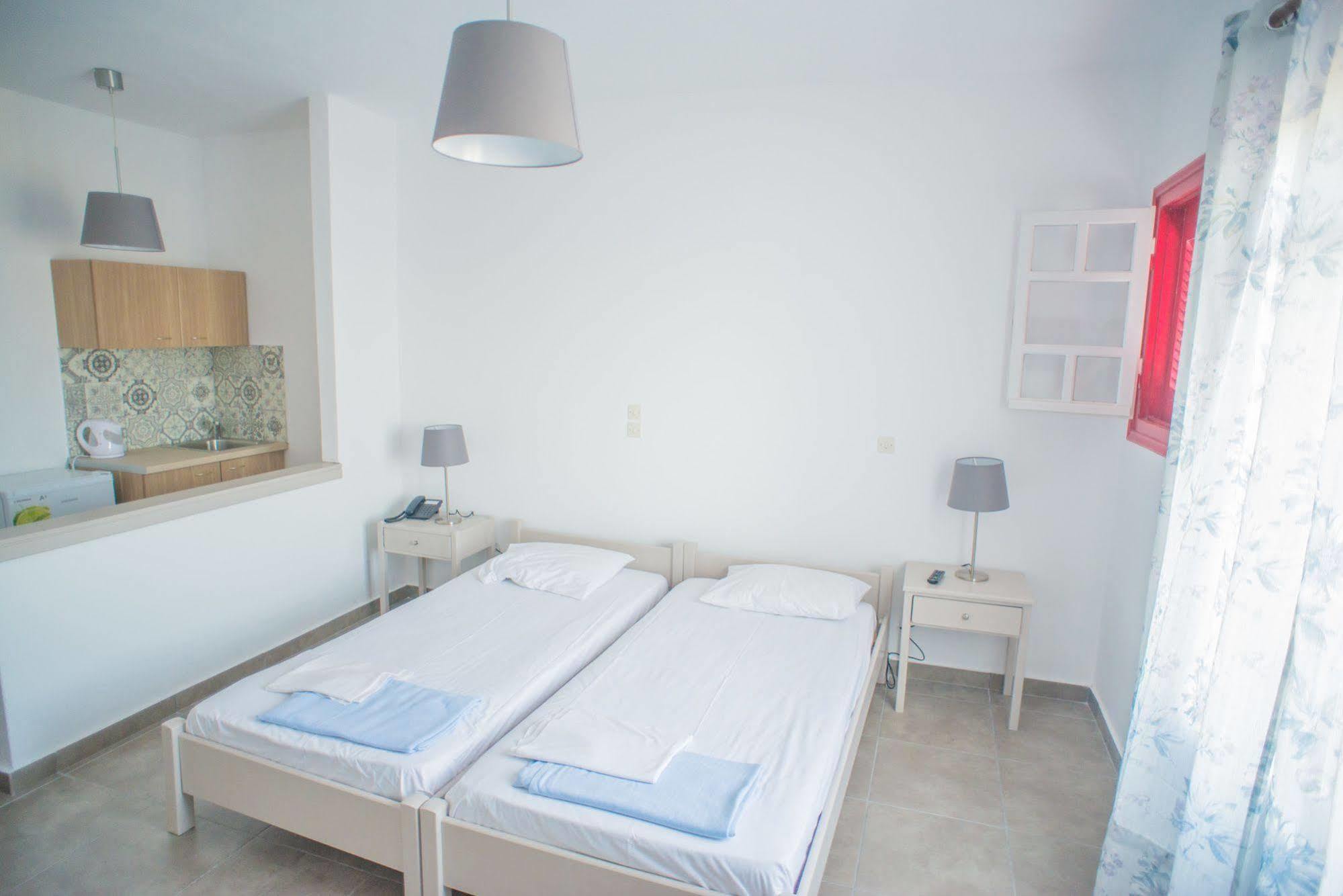 Ostria Hotel & Apartments Gávrio Kültér fotó