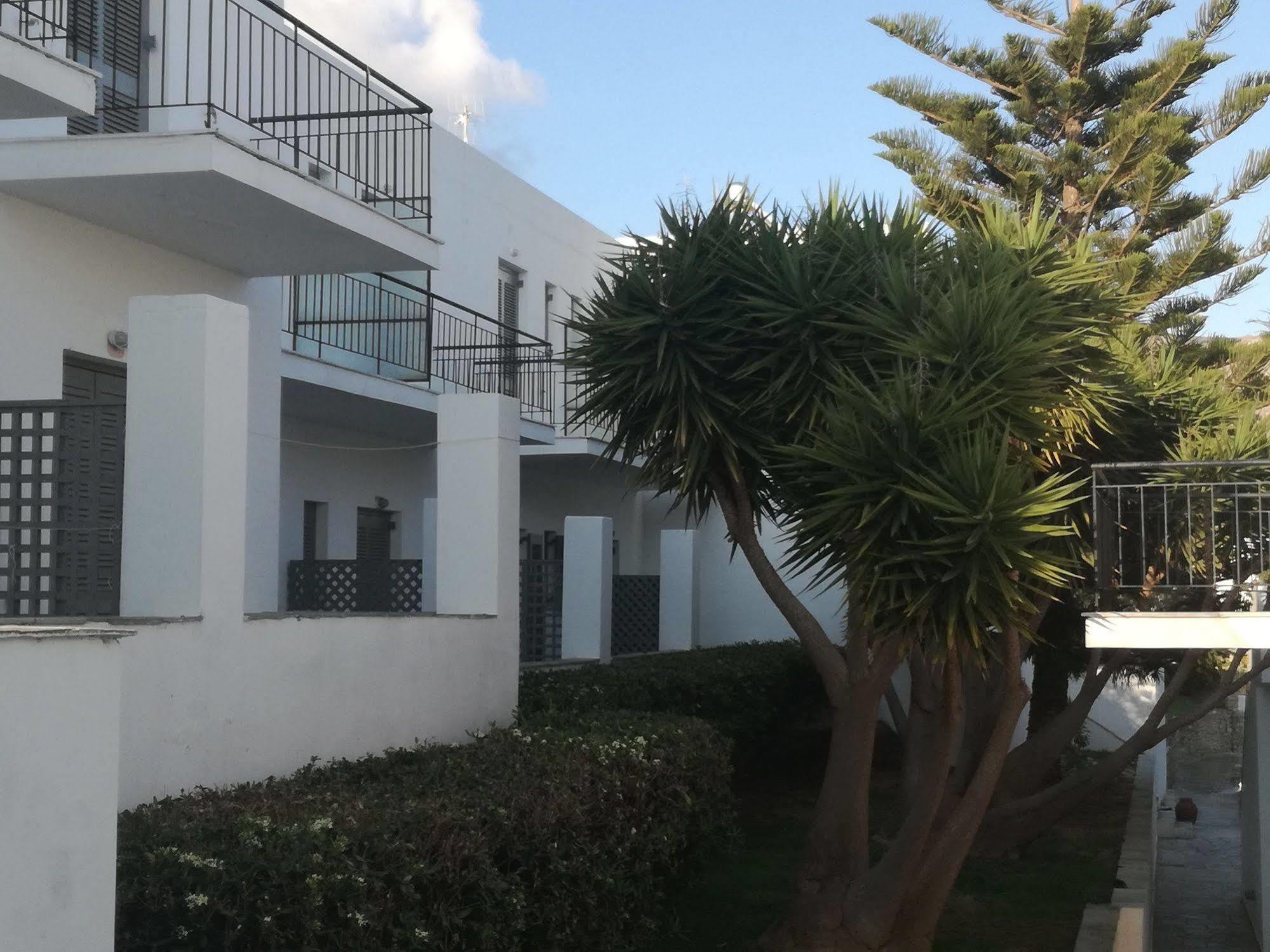 Ostria Hotel & Apartments Gávrio Kültér fotó